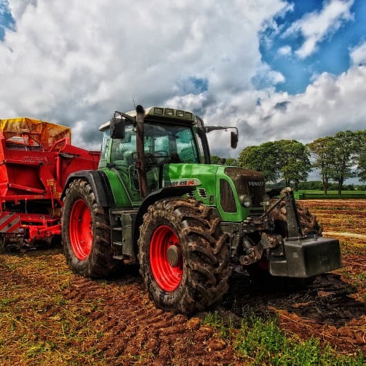 Jak przygotować maszyny rolnicze na zimę? 5 przydatnych porad