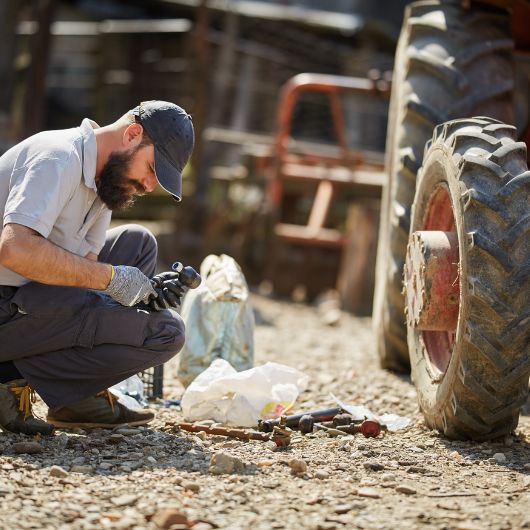 Regulacja zaworów w silnikach ciągnikowych. Jak to zrobić poprawnie?